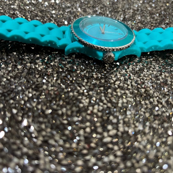 Icing Turquoise Rubber Watch! OS - Picture 10 of 12